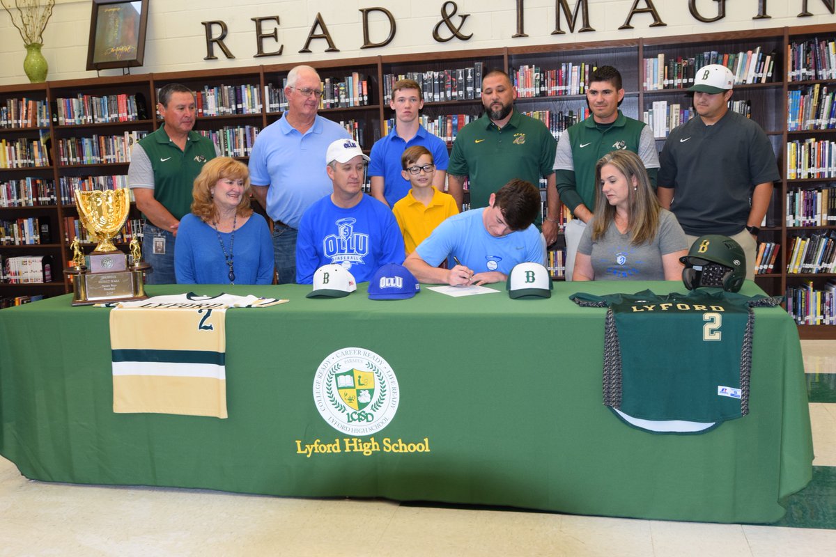 lyfordcisd's tweet photo. Congratulations to Layne Klostermann on signing his letter of intent to play baseball at Our Lady of the Lake University!! #BulldogPride #WeAreProud #IAMLHS #GreatThingsHappenHere https://t.co/pEVS0CD02W