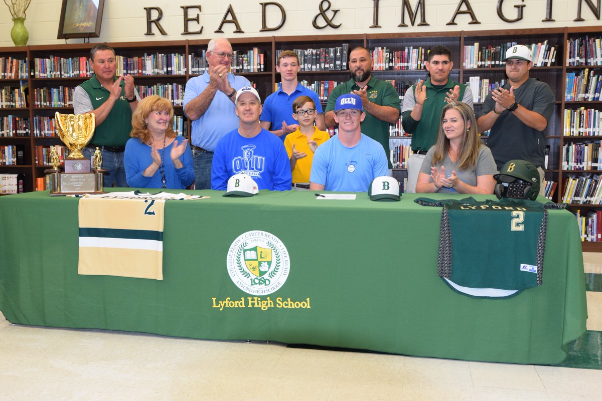 lyfordcisd's tweet photo. Congratulations to Layne Klostermann on signing his letter of intent to play baseball at Our Lady of the Lake University!! #BulldogPride #WeAreProud #IAMLHS #GreatThingsHappenHere https://t.co/pEVS0CD02W