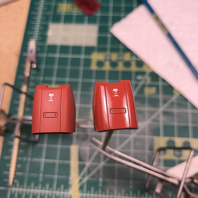 LaidbackBay's tweet photo. Always fascinating to see the difference in tone you get between the gloss coat and matt topcoat. .
.
.
#gundam #gunpla #hangar18gunplacommunity# #gunplabuildersassociation #scalemodel #anime #hgtheorigin #charszaku #hggto https://t.co/OUt35eEZaA https://t.co/loQcQ1SVjA