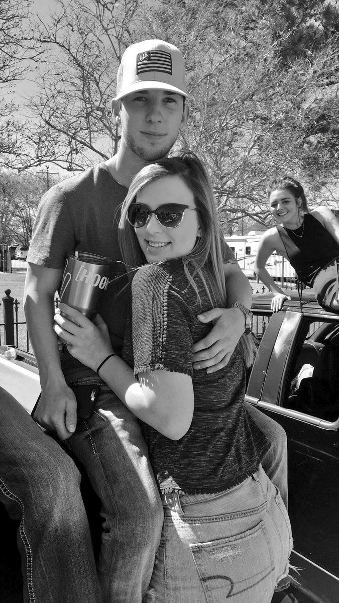 brandybellina45's tweet photo. Thank you for being my boyfriend/bestfriend, the one person I can count on, the shoulder I can cry on, always putting a smile on my face and making me laugh so hard it hurts, never disrespecting me or our relationship, and loving me unconditionally no matter what. #AnotherBfPost https://t.co/p2SW67sdLQ