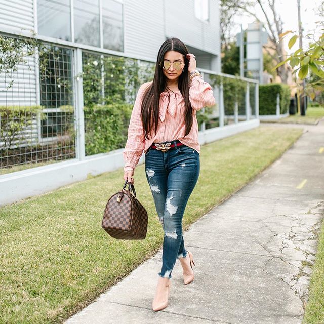TheLuxMommy's tweet photo. ☀️🤗The rain is gone and the sun is shining...yay!! Make sure to stop by the blog for this #ootd! 😘😘😘 https://t.co/AF5sIqy7Zo #liketkit @liketoknow.it #luxmommy #lvspeedy30 #speedy30  #guccibelt #guccibee https://t.co/SEU9LpXoHS