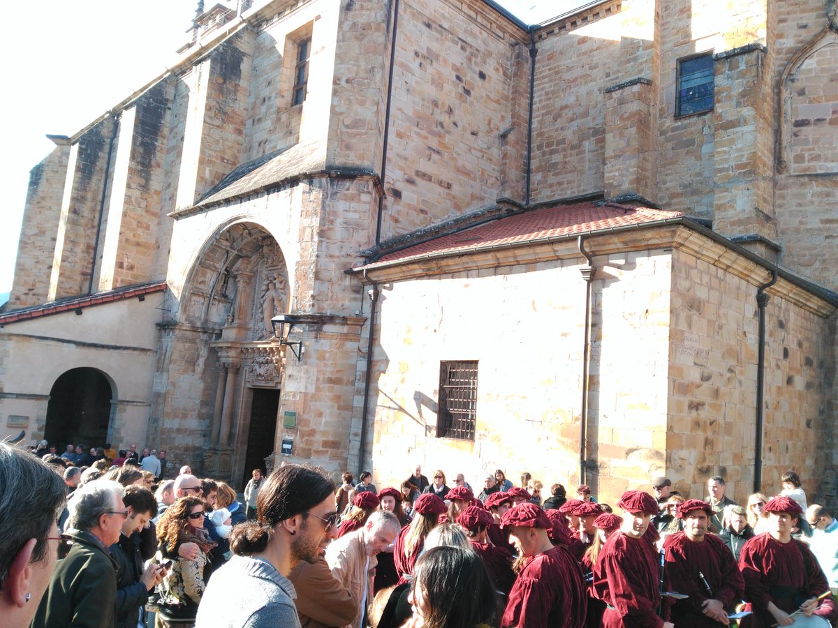 Todo listo para comenzar una de las #procesionessemanasanta2018 con más historia y tradición del #PaisVasco Vasco. La de #Segura. #Segurakoprozesioa