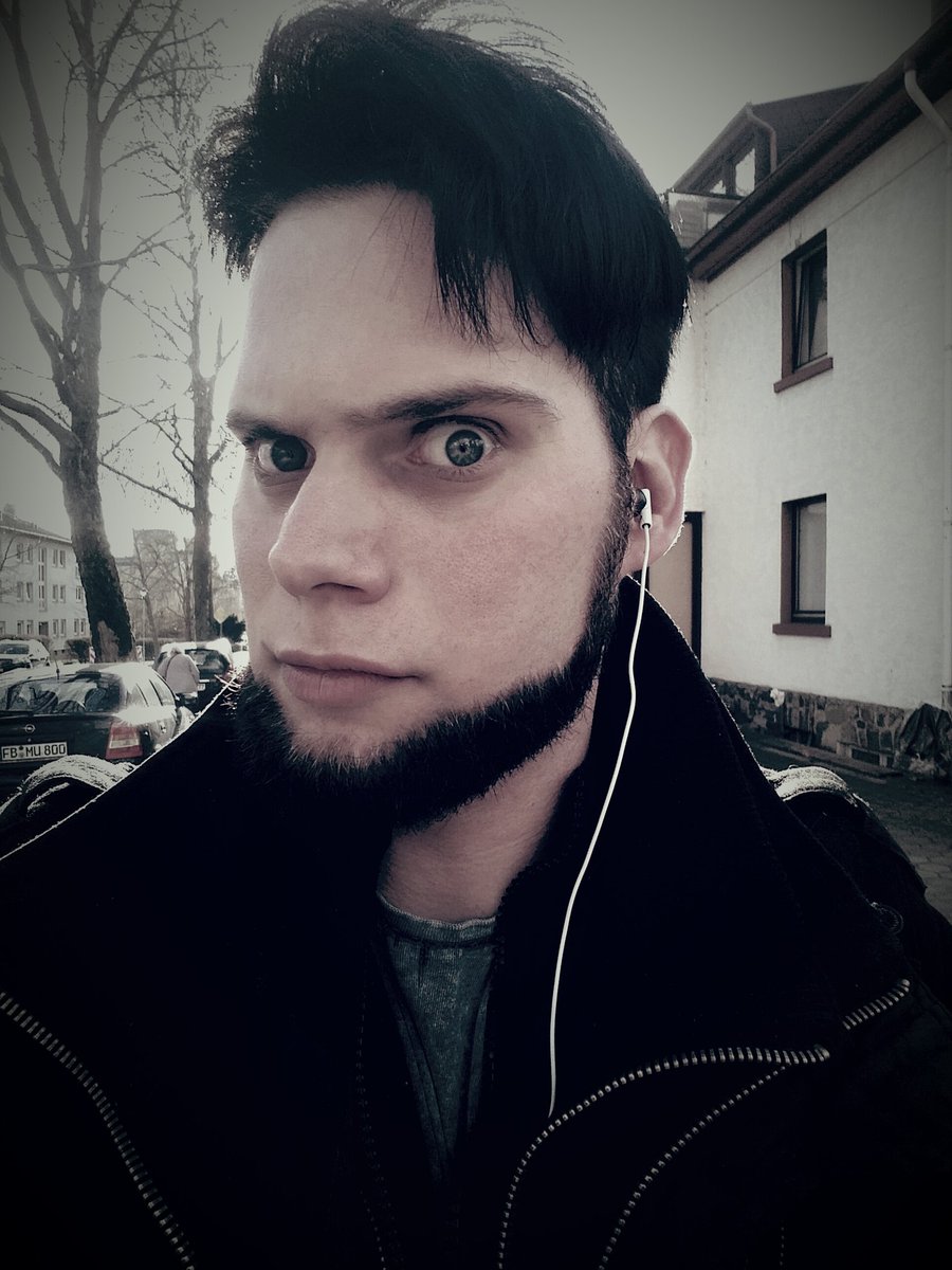 Durwildchild's tweet photo. Hi na vielleicht freundlich gucken :D

Naja bin halt auf der Suche nach BLOOD dafür bin ich BORNE

Will um 21 Uhr das Inet testen also kommt vorbei und ratet mal welches Game 🤔🤔🤔

PS: Phiolen und Muntion selber mitbringen danke.
#RIPSouls https://t.co/TPwq58bwXL