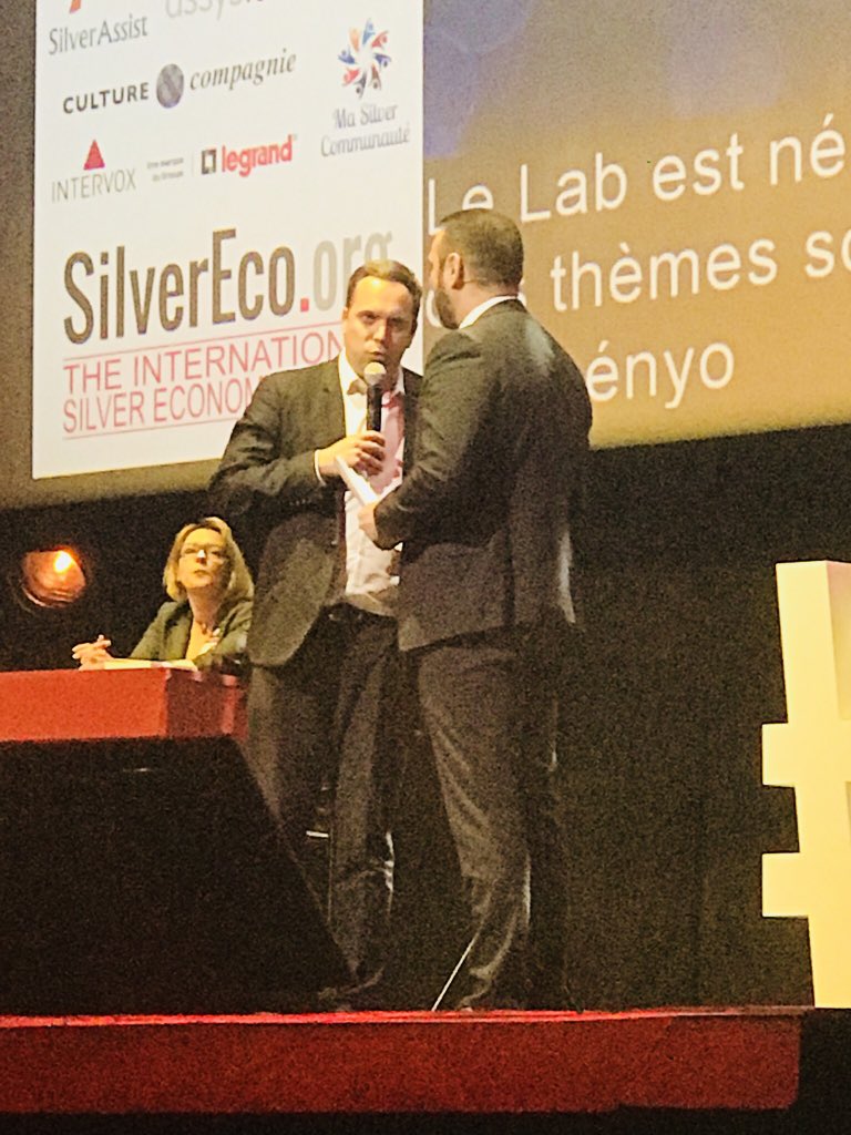 Viewniverse_'s tweet photo. @misery_benjamin DG @senioriales pitch sur le #Lab Senioriales lors de la soirée @SilverEcoNight #silvereco https://t.co/rz1vIXPuFp