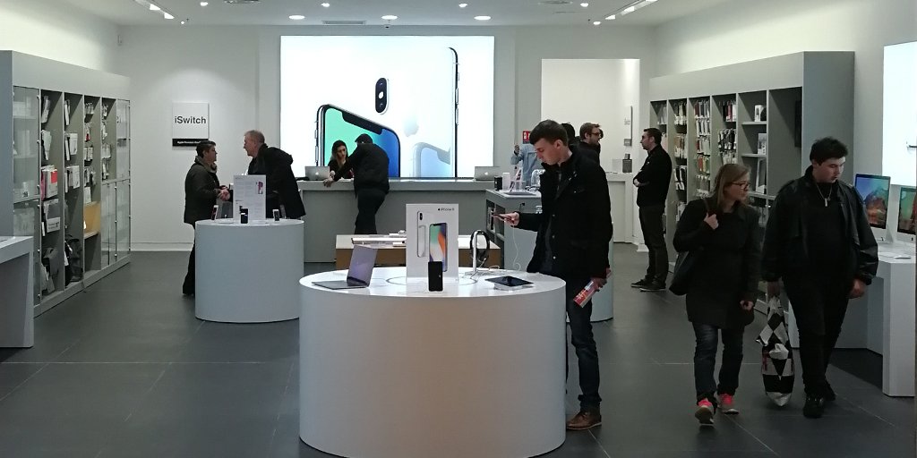 JDPBeauvais's tweet image. Vous rencontrez des problèmes avec vos outils @apple ? Pas de panique ! Notre boutique #iSwitch est là pour vous aider ! 😁 #JeudePaume