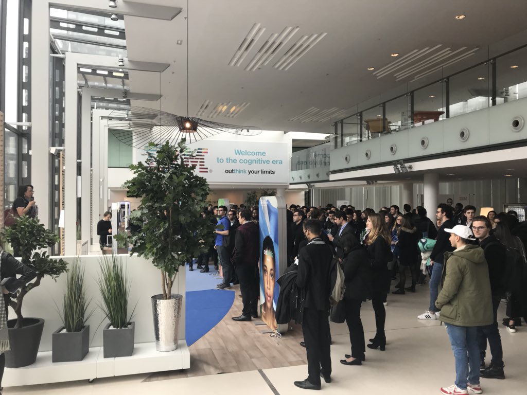 gmarchand78's tweet image. Un succès fou pour l’afterwork @IBM_France ! Des centaines de candidats pour découvrir et rejoindre #InsideIBM #speedrecruiting #IBMClientCenter