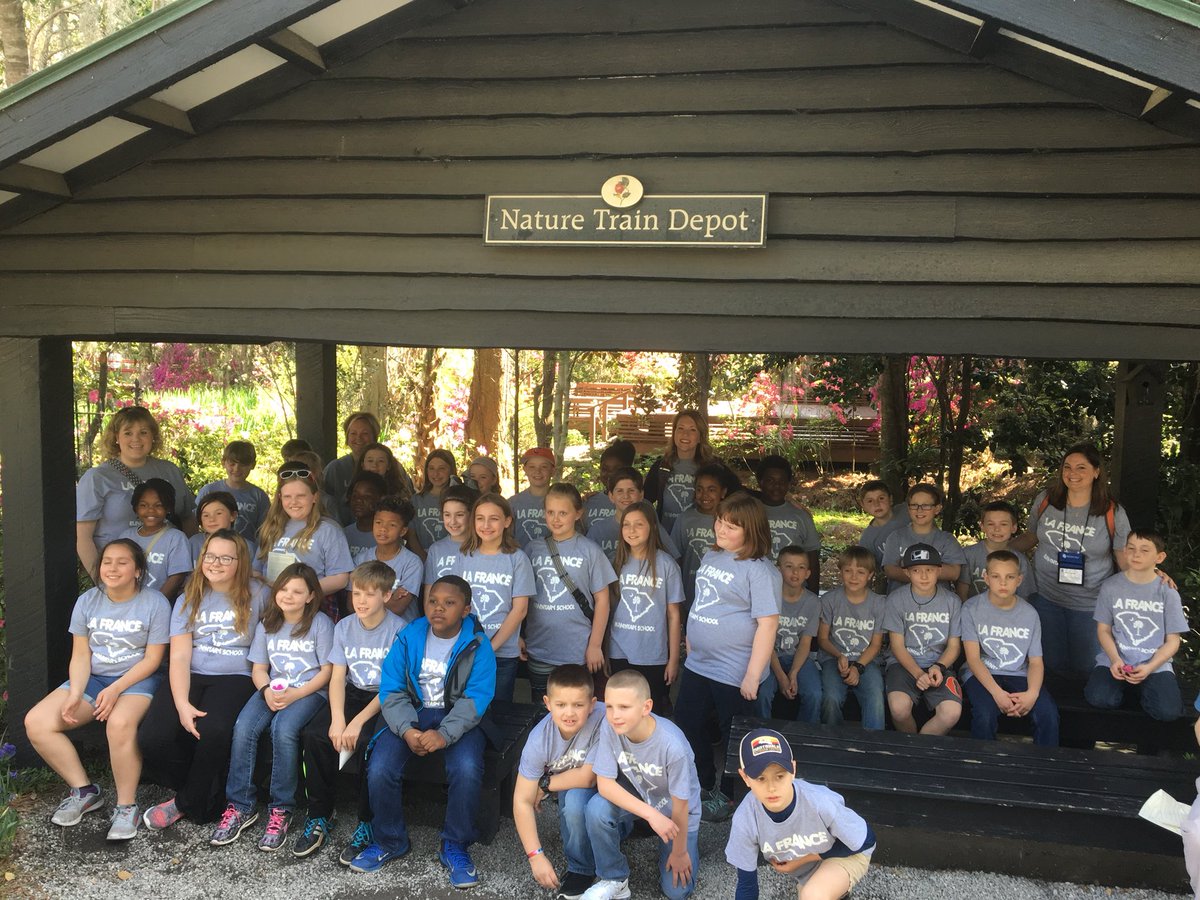 kapsmith75's tweet photo. Our children are great! They have shown interest in and respect for all experiences on our Field Trip! Proud to be a La France Lion! @lafrancelions #experience4 @AndersonSD4 #4thgrade #charleston https://t.co/ocvFJqsqra