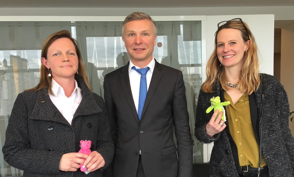 PDoudous's tweet photo. Rdv, aujourd'hui, au @MinSoliSante !
@agnesbuzyn ,ministre de la santé et @yannbubien , son directeur de cabinet adjoint apportent leur soutien au groupe #Ptitsdoudous 
#santé #enfant #innovation  @CHRU_Lille @CHU_Montpellier @CHRU_de_Nancy @CHUnantes @chu_angers @hopital_necker https://t.co/SXq31ZD5d1