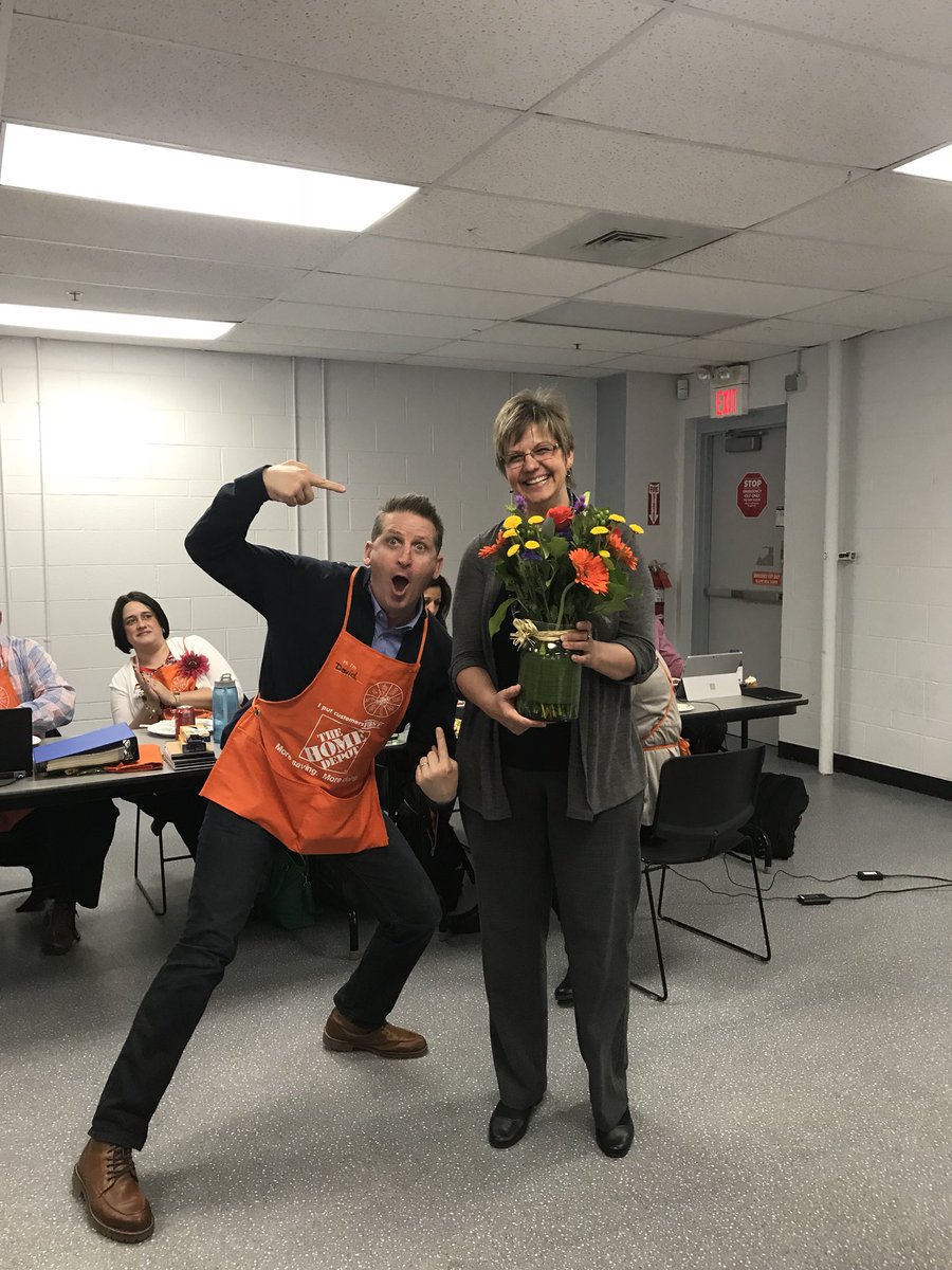 ErinJelley's tweet photo. Congratulations @pags_sue on 26 years with the Home Depot! We appreciate all you do for our stores!@bobsaniga @troyer_paige @DavidMann2720 https://t.co/8tldM91YrP