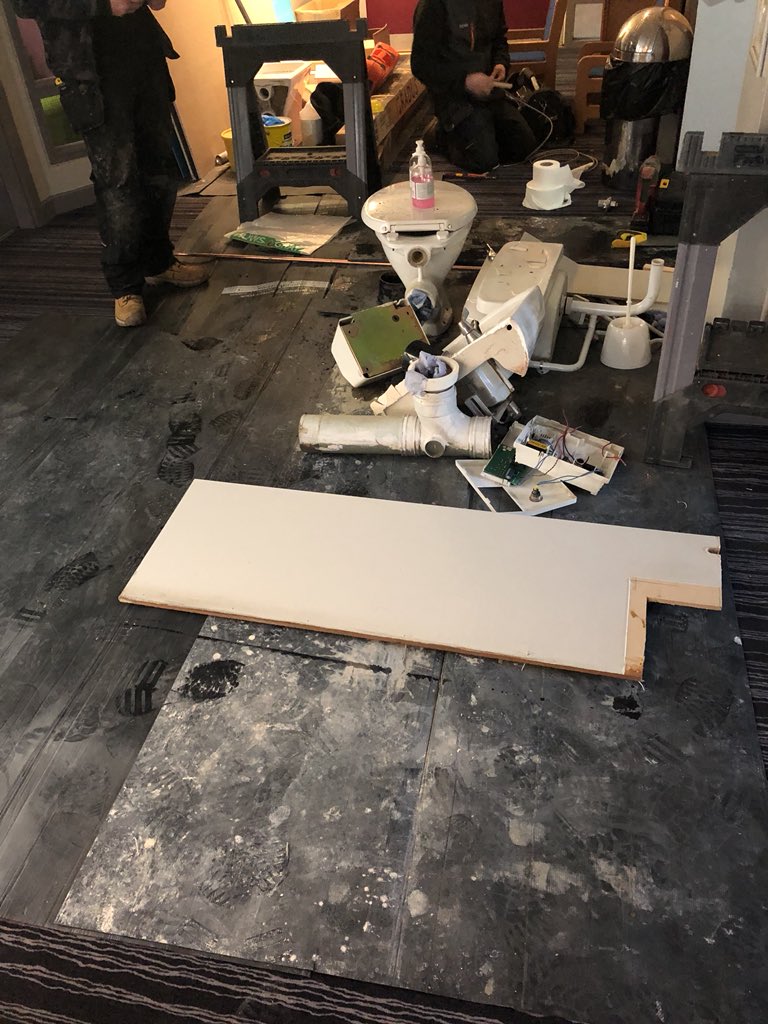 Working with <a href="/Completeservltd/">Mark Wells</a> on a school in Bradford. Transforming their toilets over the Easter break! First stage..... RIP OUT!
 #EBAcircle