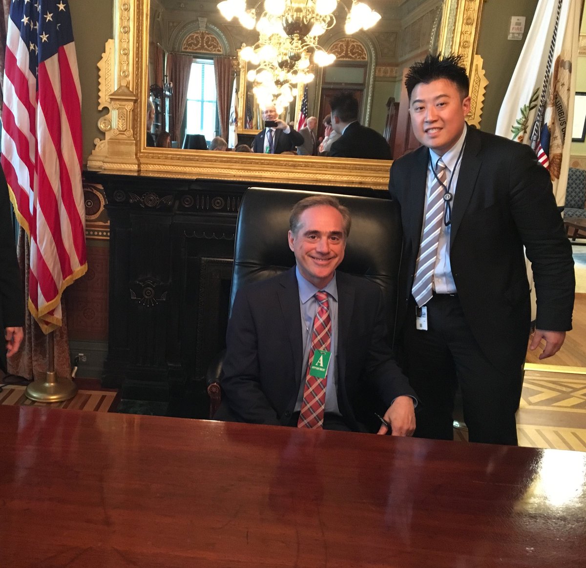 jleePSOC's tweet photo. Thank you @SecShulkin for your vision, leadership, mentorship, and friendship but most importantly for your commitment to #raisethebar for #veteranshealth and #cancercare #forpatientbenefit  #itshouldntbethishard  https://t.co/pJWuSV3S6e https://t.co/y4hck2UftA