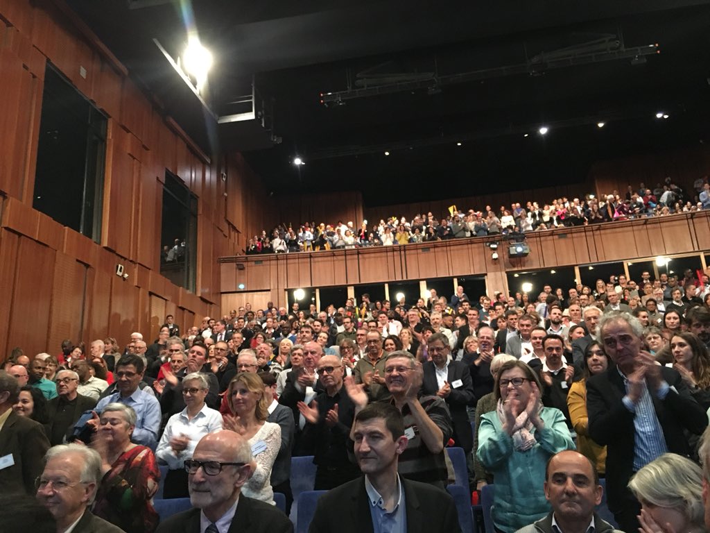 Standing ovation pour Maria Nowak qui lançait l’<a href="/Adieorg/">Association Adie</a> il y a 30 ans pour donner la possibilité d’entreprendre à ceux qui en ont  l’envie mais qui n’ont pas accès  au crédit bancaire. Bravo !