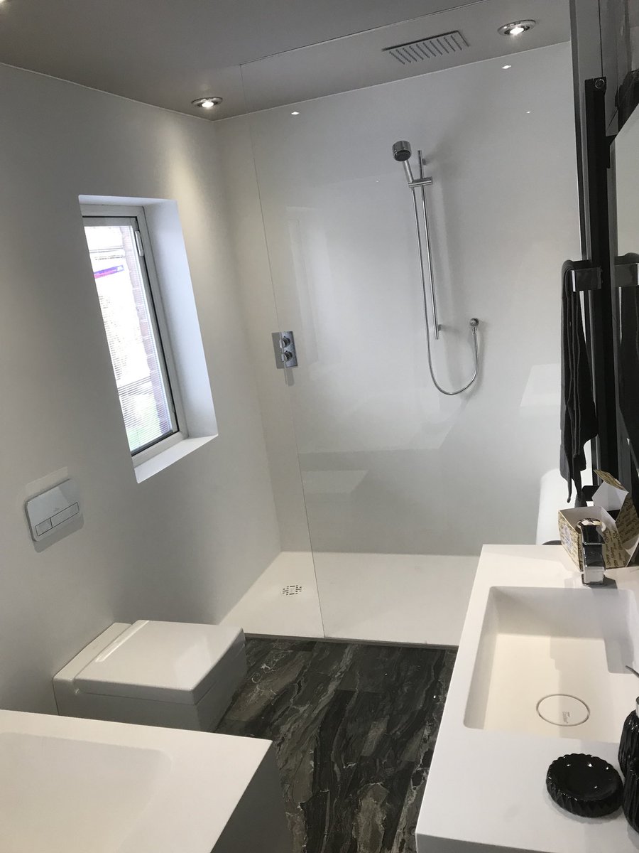 Avamco's tweet photo. @cdukltd @coriandesign @JohnBamber6 #Corian bath, shower tray and walls all jointed together seamlessly. Beautiful finish in this luxury bathroom https://t.co/jXNZjqsR0g