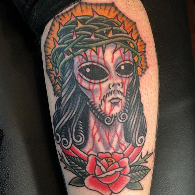 idlehandsf's tweet image. Traditional Alien Jeezus (in case u never noticed, I’m obsessed with aliens and ufos) it’s  my favorite stuff to to tattoo.  Made back at my home @idlehandsf I’m in town til the end of May so email or DM to book an appt.  #jesus #alienjesus #idlehandsf #rosskjones