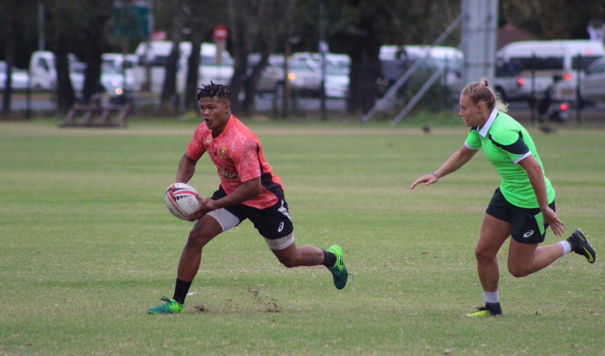 WomenBoks's tweet photo. Awesome session today against the @Blitzboks as both prepare for @OfficialHK7s. Two different goals, one shared passion! #proudlySouthAfrica https://t.co/L3dxA9AHiv