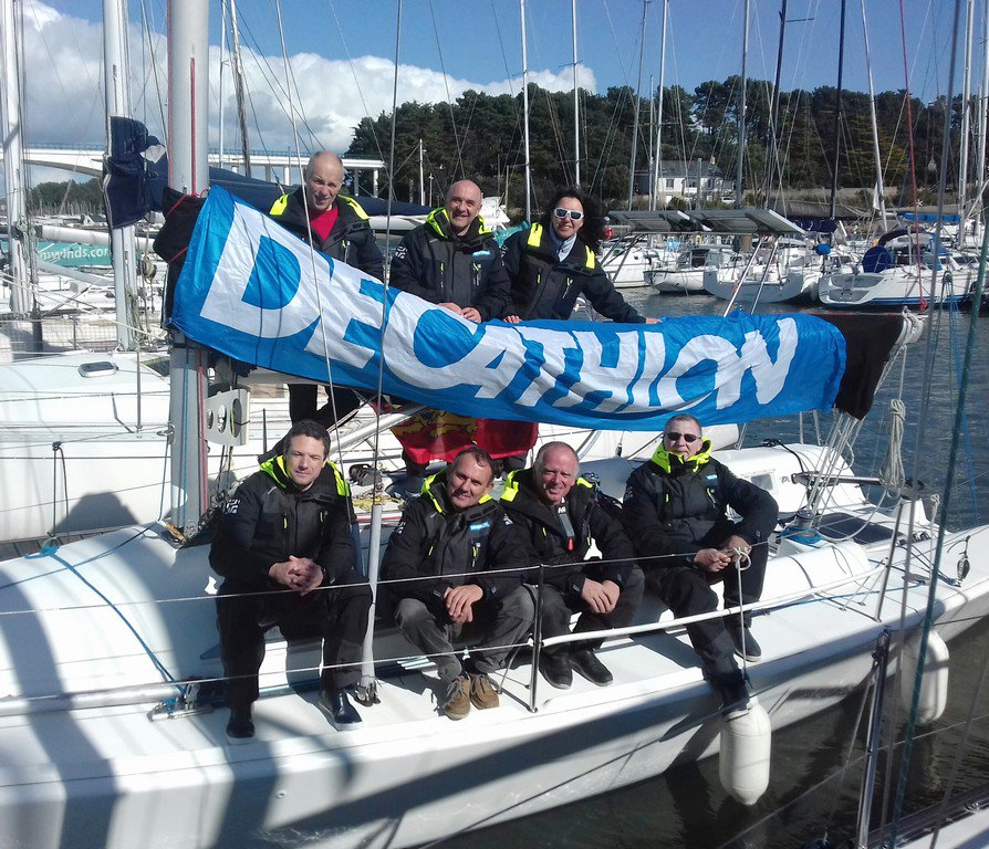 DenisIdlarge's tweet photo. Le Team Idées Large est à La Trinité pour le Spi Ouest-France 2018 en Grand Surprise. Merci à toute l'équipe du magasin Decathlon Barentin pour les vestes de mer et leur soutien. #spiOF @Decathlon https://t.co/I8sR7cdtI3