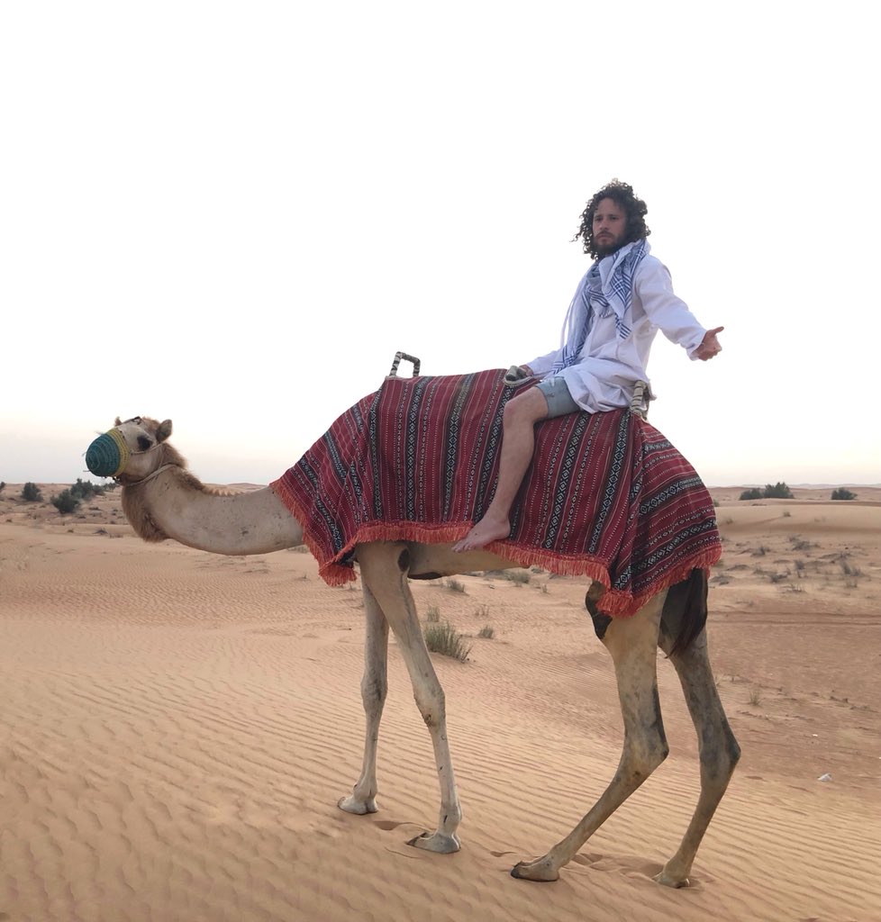 LuisitoComunica's tweet photo. Al fin sucedió, amigos míos. Domé su majestuosa joroba por los desiertos del Medio Oriente. Y lo escuché decir fuerte y claro “UUUURRRR”.

Fue hermoso 🐪 https://t.co/kWOd6QCGsm