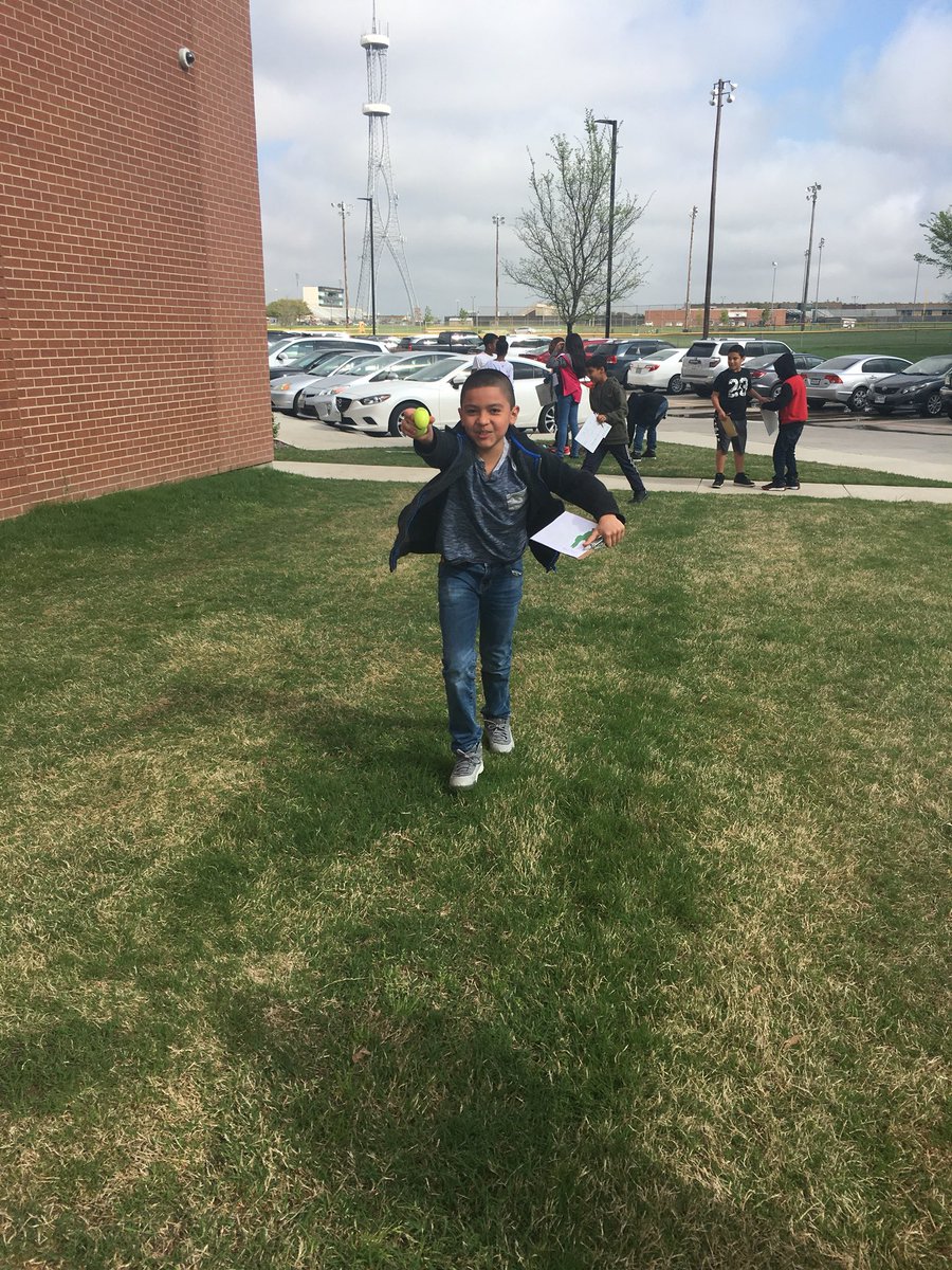 MrsAtnip's tweet photo. 4th grade is having an EGGstra fun time reviewing for writing today!!!! #review #funlearning #seabes @ReneaKern https://t.co/f8z8OzdzkI