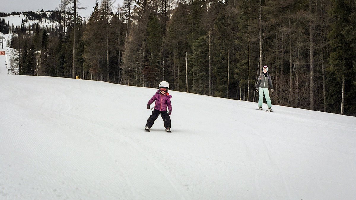 skimissionridge's tweet image. Conditions Update: Fantastic groomed conditions on the hill today, perfect for carving and getting your young ones or new skiers and riders out for their first time! Off-piste, spring conditions dominate, and should soften up as temperatures rise this afternoon.