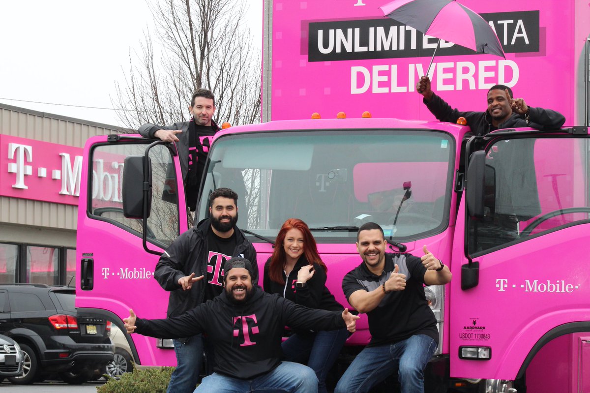 TMobileTruckNJC's tweet photo. Check us out in #Carteret #NJ
We’ve got awesome smartphones at prices you’ll love. Check us out today @TMobile and discover everything these feature-packed phones can do on America’s Best Unlimited Network #AreYouWithUs #NERules #LetsSyncUp https://t.co/lIkFxLuh8r