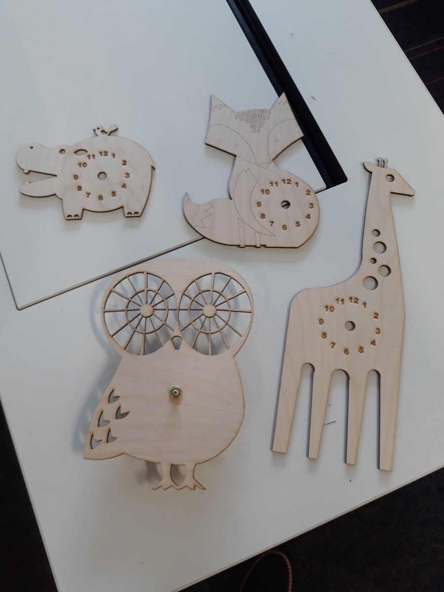 HarrisEngineers's tweet image. A busy lunchtime laser cutting today. @HarrisTechnical #cadcam #AutoCAD High precision cutting and engraving using #lasercutting #Designing