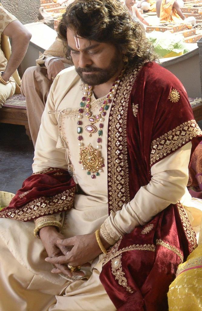 DZePx7oX0AEACpm.jpg:large