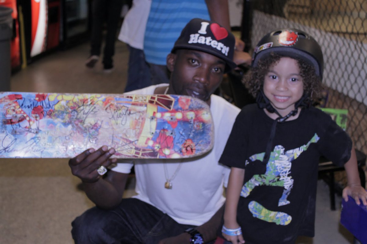 SkateboardJC's tweet photo. πΈ#DGKForLife The mentor @steviewilliams_ https://t.co/2bTvkkq3An