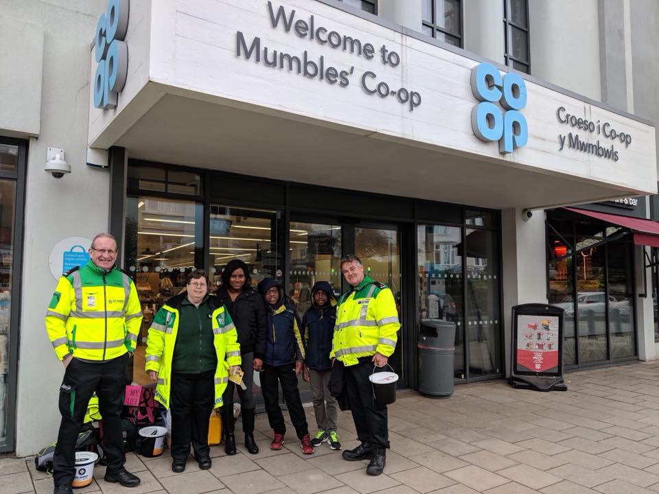 SJACWestGlam's tweet photo. The buckets have been counted! Well done to the Mumbles Division who collected £525 last weekend. More importantly thank you to Swansea for their donations ❤️❤️

#MySJADay #VolunteersMakeItHappen #TeamMumbles https://t.co/p3nVDlqnD6