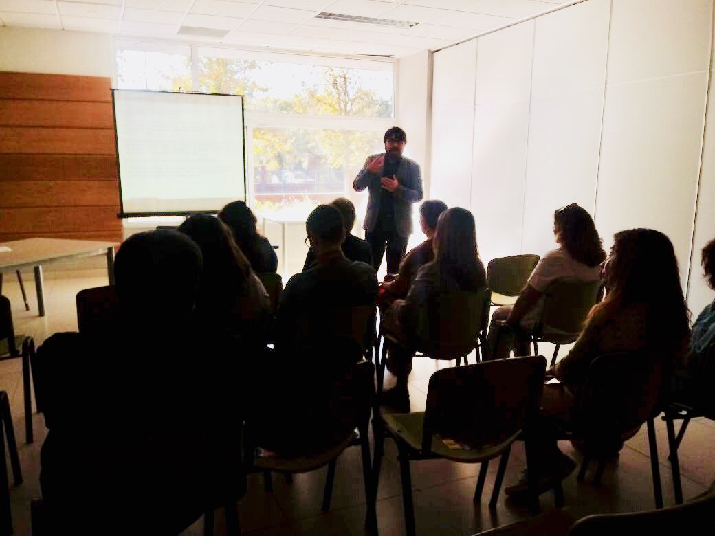 SENAMAGOB's tweet photo. Programa de Buen Trato de SENAMA realiza capacitación  en Lo Prado sobre Derechos de las Personas Mayores, Convención Interamericana y Aspectos Legales par Abordar el Maltrato https://t.co/rJSkyymDIC