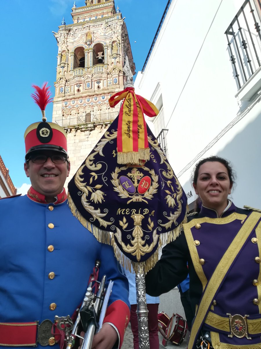 LaPasionMerida's tweet photo. Jueves Santo. Preparados en Jerez de los Caballeros, para realizar nuestra estación de penitencia con la Hermandad del Santisimo Sacramento con  nuestros amigos de la @AMMaestroSousa https://t.co/GYY9Tpj06z