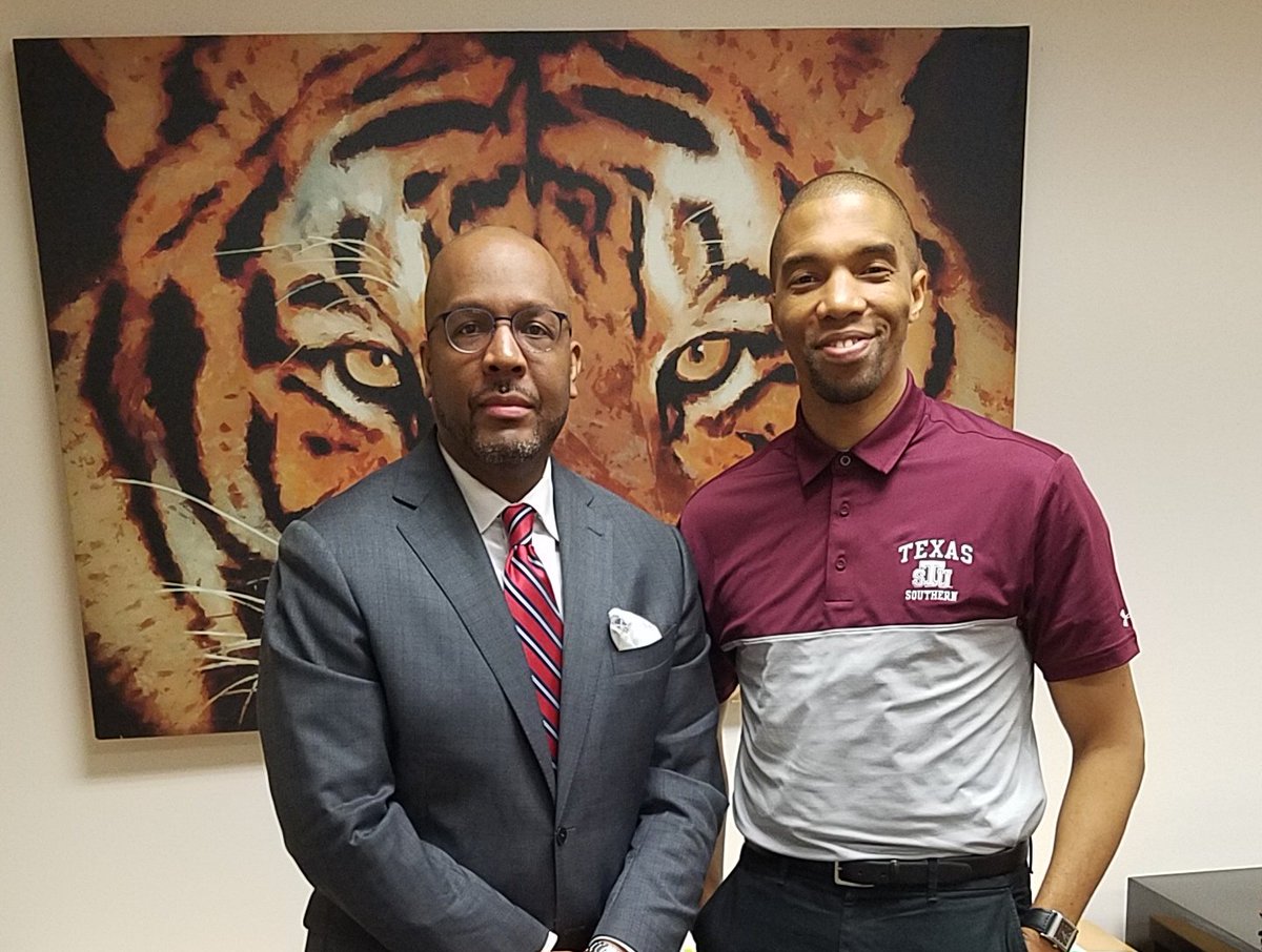 DrElston's tweet photo. Strong #StudentSuccess planning w/ #HBCU @TexasSouthern VP @RXMoffett for @CompleteCollege #HoustonGPS &amp; MSI #CCAMomentum projects @tmcf_hbcu https://t.co/qAPuWGEZ31