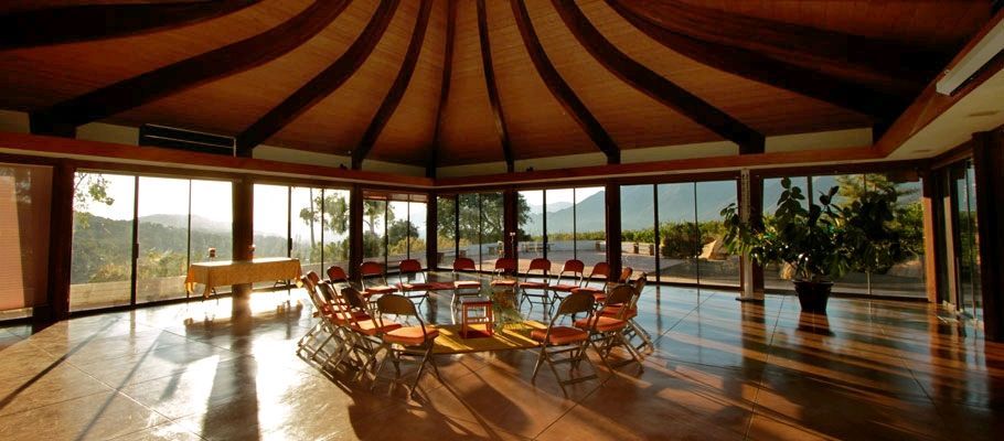 sprungvision's tweet photo. A beautiful retreat, recovering from the recent devastating fires. https://t.co/Pck9gK5qIE #meditationmount #alicebailey #agelesswisdom #ojai #ojaivalley https://t.co/ypLCNIdlnJ