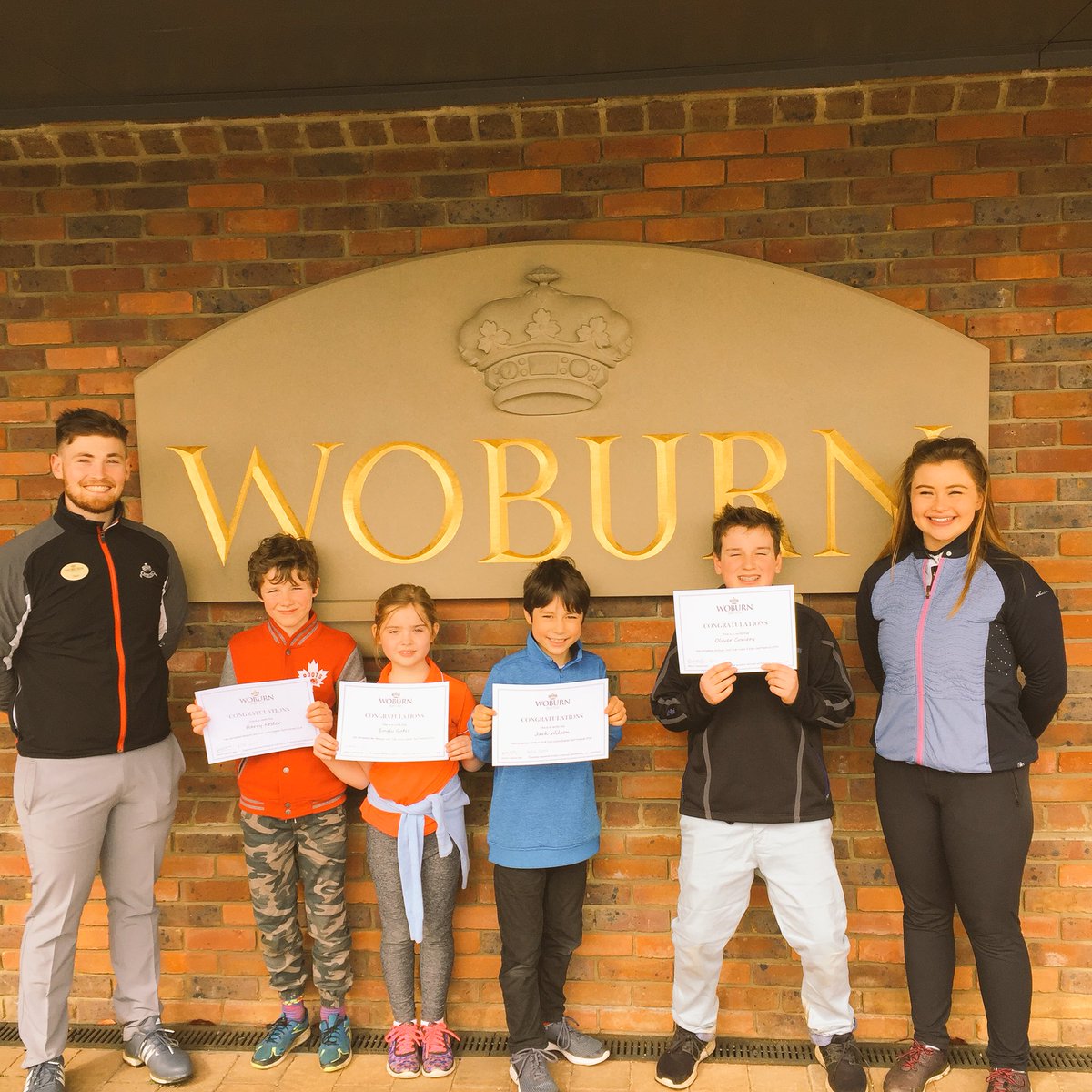 bethscottgolf's tweet photo. Another successful Junior Easter Camp at @WoburnGC! The rain didn’t put these superstars off 🏌🏼‍♀️🏌🏼‍♂️@montgomerygolf #junior #golf https://t.co/BelMTRzSo0