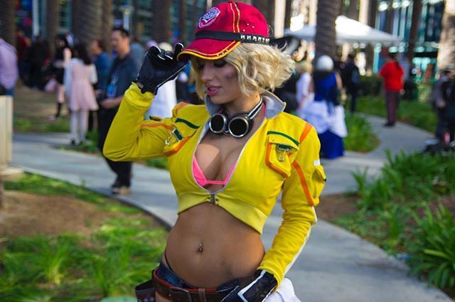 RT OfficialDorks "Yo Prompto, here's your photo of the Grease-Monkey Goddess! https://t.co/9iwt8vyjc8<a href="/tag/tesla"class="tags"><span>#tesla</span></a><a href="/tag/backseattours"class="tags"><span>#backseattours</span></a>