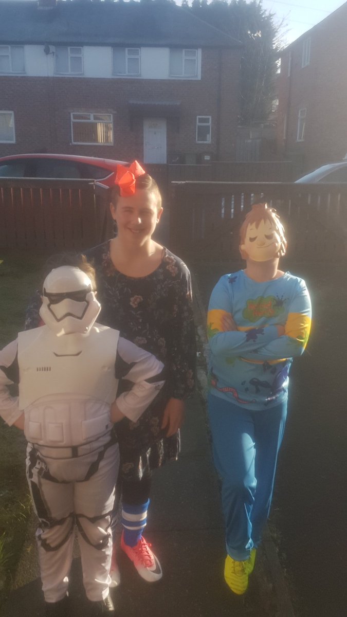 cherellelock86's tweet photo. World book day @nsprimary https://t.co/cEvAeLnj2C