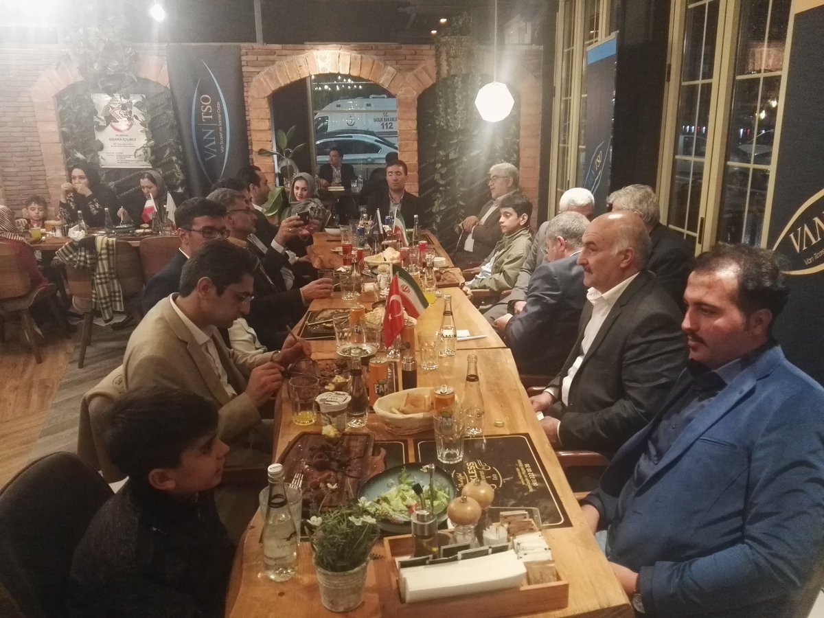 koruc65's tweet photo. İranlarin gelişine tesadüf diyenler bilsin ki, VanTSO her platformda çalışarak konuklarına ve muhataplarina gösterdiği ilgi ve alaka ile ilişkileri bugünlere getirdi. İlimizde bulunan Hoy Belediye Bsk. Ve belediye meclisine odamıza yakışır ev sahipliği yapıldı. @NecdetTakva https://t.co/NN8LhZzF5q