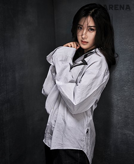 joki_affordable's tweet photo. arena march 2016 edition #moongayoung #문가영 https://t.co/QfD38QRtI1