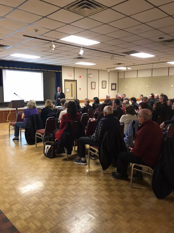 BobFerris08's tweet photo. Great turnout at the BMO asset allocation and economic update seminar on Tuesday night in Sarnia. Thank you Steven Shepherd for leading the discussion and providing some great insights. #BMO #Swodrocks #Sarnia https://t.co/L7wVIejGVo