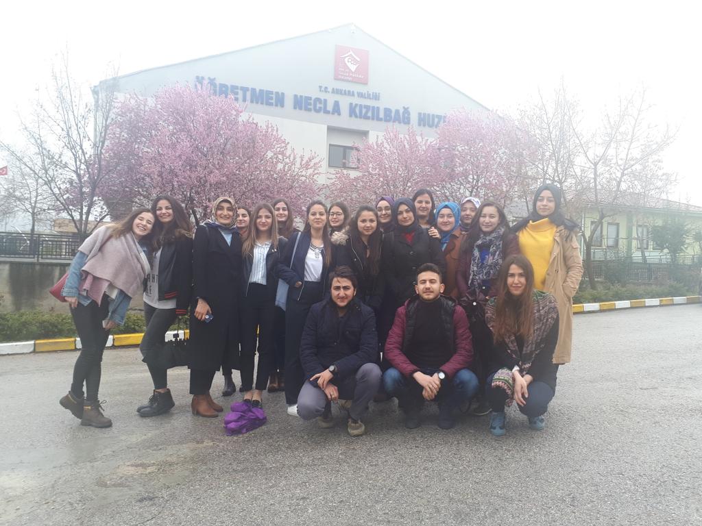 54. kütüphane haftası kapsamında düzenlediğimiz Öğretmen Necla Kızılbağ Huzurevinde kitap okuma etkinliğini gerçekleştirdik.