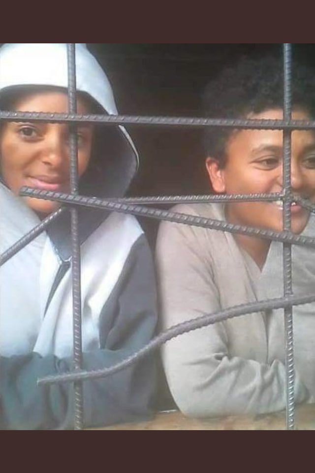 Mignote_3's tweet photo. ማህሌት ፋንታሁንና ወይንሸት ሞላ ከሽንት ቤት አጠገብ መታሰራቸው ታውቋል!
#FreeEthiopia
#FreeZone9Bloggers
#FreeEthiopianJournalists
#FreeEthiopianDissenters
#RepealStateOfEmergency https://t.co/VfNZARiBMA