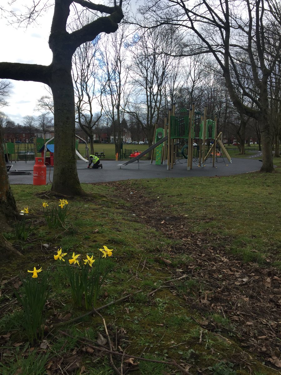 RoeGreenPark's tweet photo. YOUR NEW PLAY PARK IS OPEN!!!!!! Not 100% finished, our beautiful wood carved animals are arriving in a couple of weeks, but you can access the play park from the morning. Enjoy!! From the Roe Green Play Park Committee - Sarah, Andy, Kate and Dan x https://t.co/LmCLWjWUhy