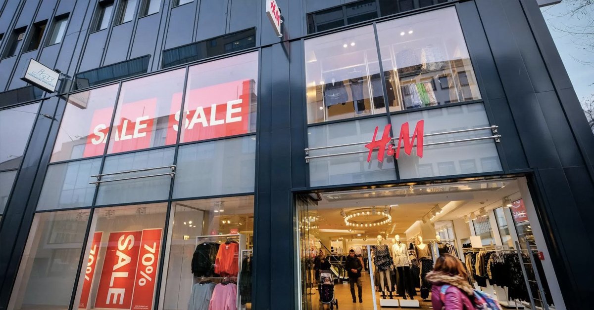 BoF's tweet photo. Is a massive clearance sale the solution to H&amp;M's financial troubles? https://t.co/X85Mb7lbnJ (via Quartzy) https://t.co/PIjxaJSuXk