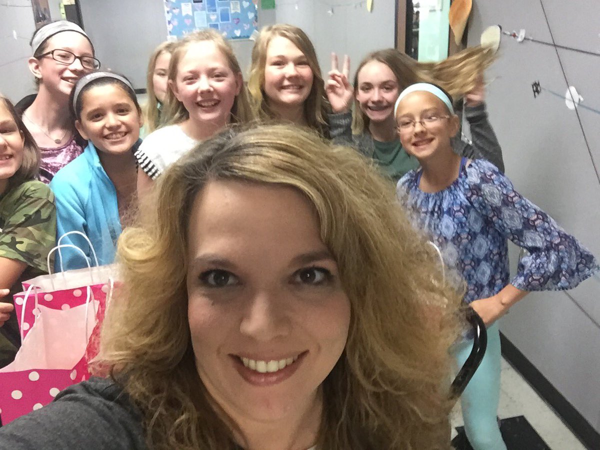 counselorsaya's tweet photo. FOR Club delivering Kindness Eggs to Cherry students! #kindnessmatter @RuthCherryPTO @ruthcherryint https://t.co/mf6LXWI7wY
