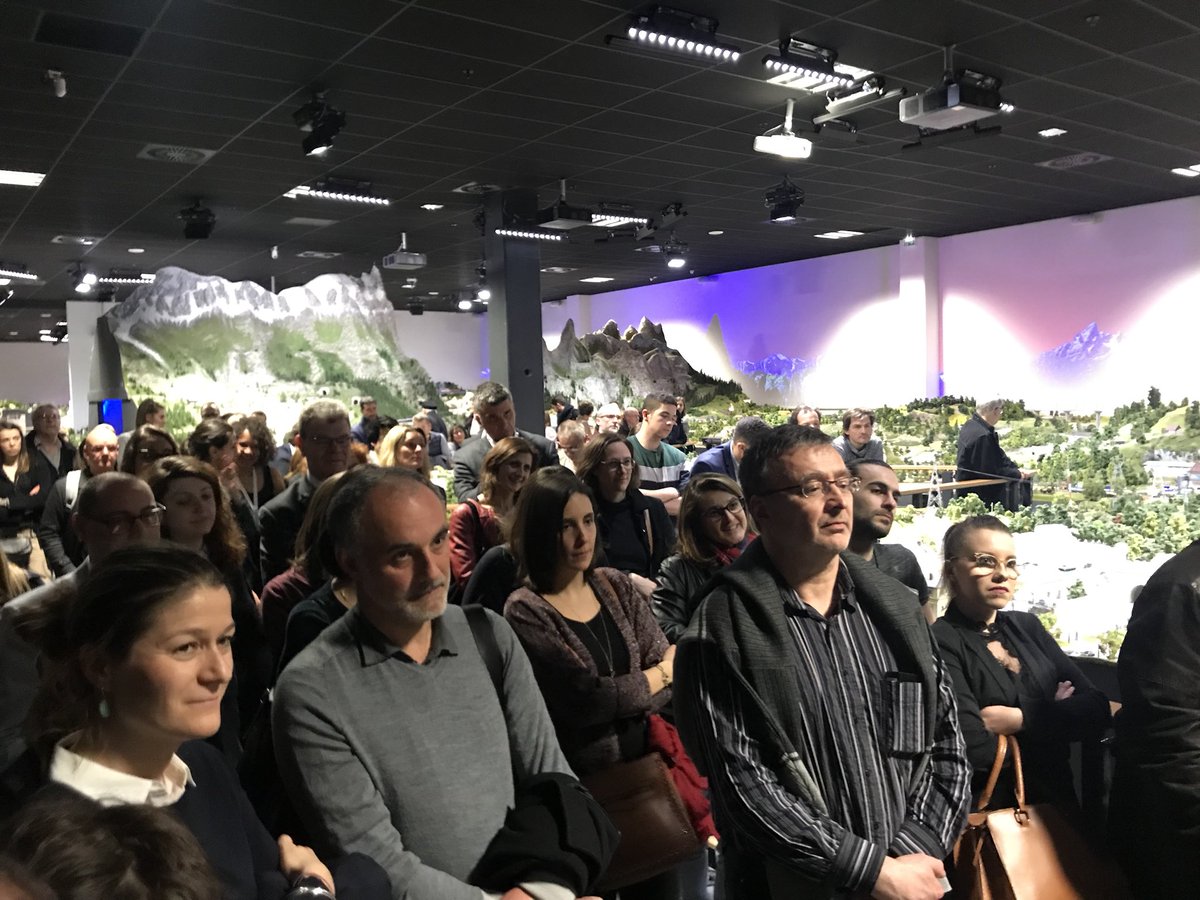 YCUCHERAT's tweet photo. Lancement de l’espace #MiniLyon à @MiniWorldLyon qui reprendra d’ici la fin d’année les œuvres de la @FeteLumieres sur la presqu’île. Une ambiance féerique #Lyon https://t.co/9zNdXDYExA