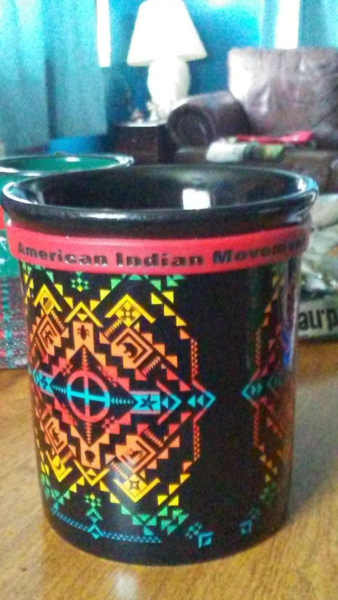 navahochick56's tweet image. My sister shared her pics of artwork..murals from ART ALLEY...rapidcity sd...pinamiya JY...#artalley. #nativetalent #AIM #onakodayuha ✌✌