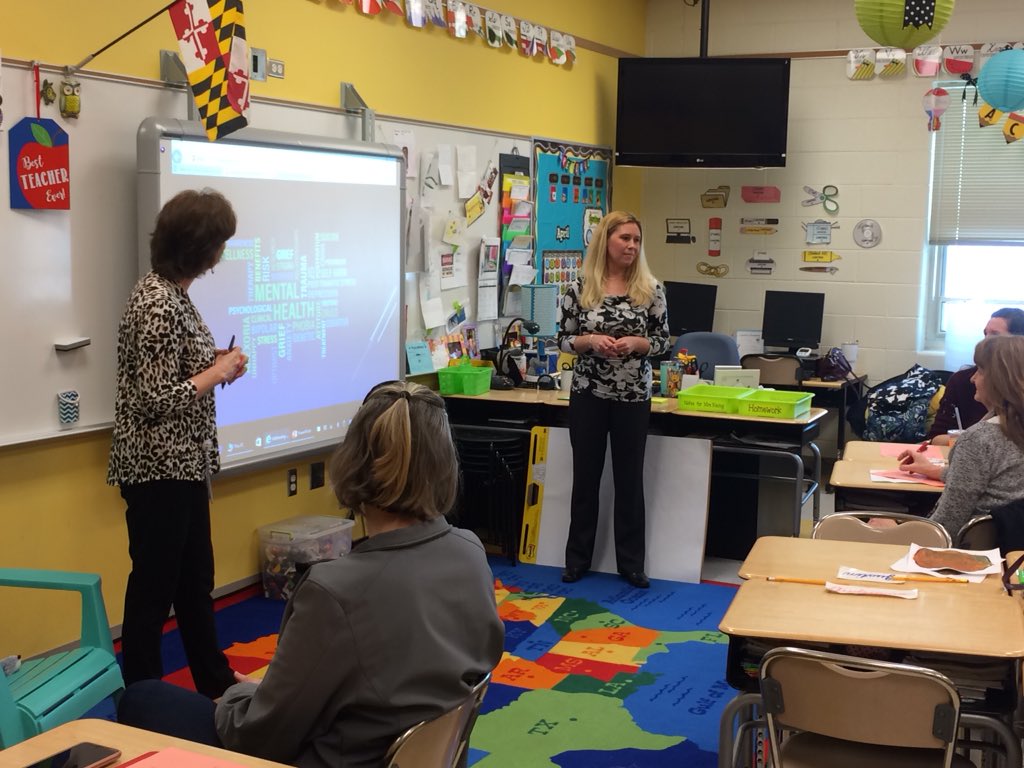 GaultRebecca's tweet photo. Pre-K and Kindergarten teachers are doing amazing things at DEES!  HCPS March Conference!!  #HCPSlearn @HCPSchools  #hcpsldr https://t.co/gqj64TC0Cz