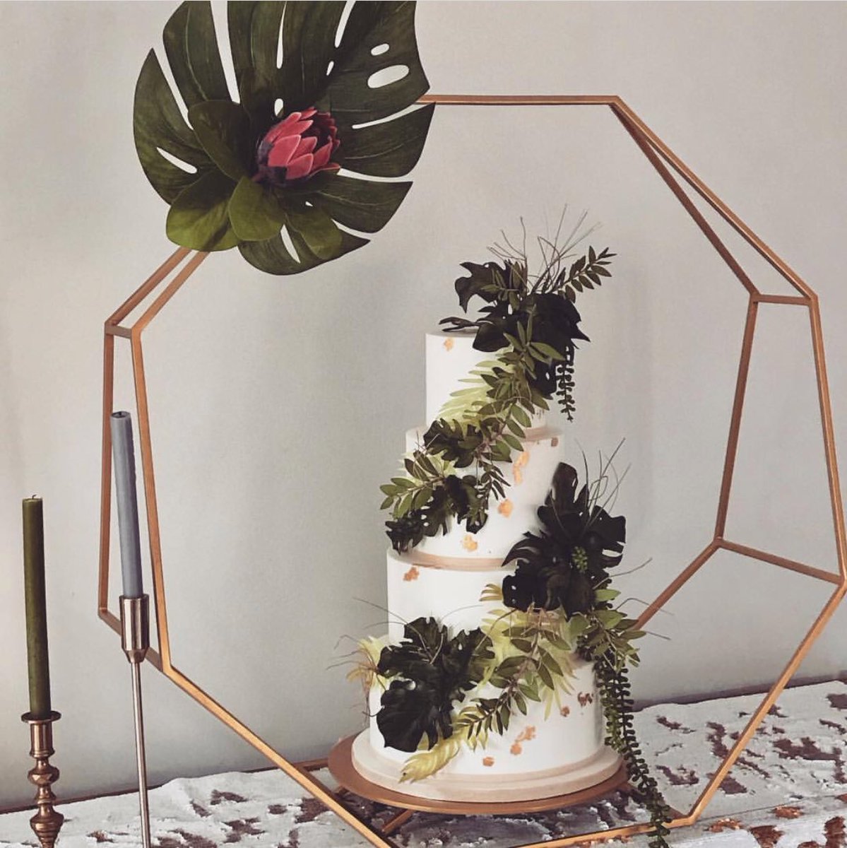 events_wild's tweet photo. Designed and fabricated in house. Bespoke Geometric cake stand in all its glory, housing a stunning @hecakedesign foliage cake. For hire. #weddinginspiration #weddingideas #bigday #eventplanners #eventstyling #geometric #bespoke https://t.co/3b4kq6t4ZO