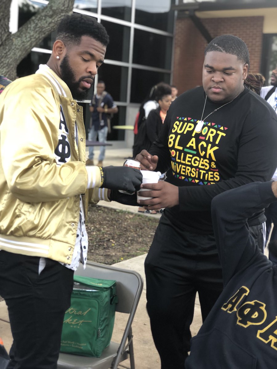 TylerAlphas's tweet photo. #SteerDay #TylerAlphas #TexasCollegeAlphas root beer ๐บ floats https://t.co/VfQXemU5g5