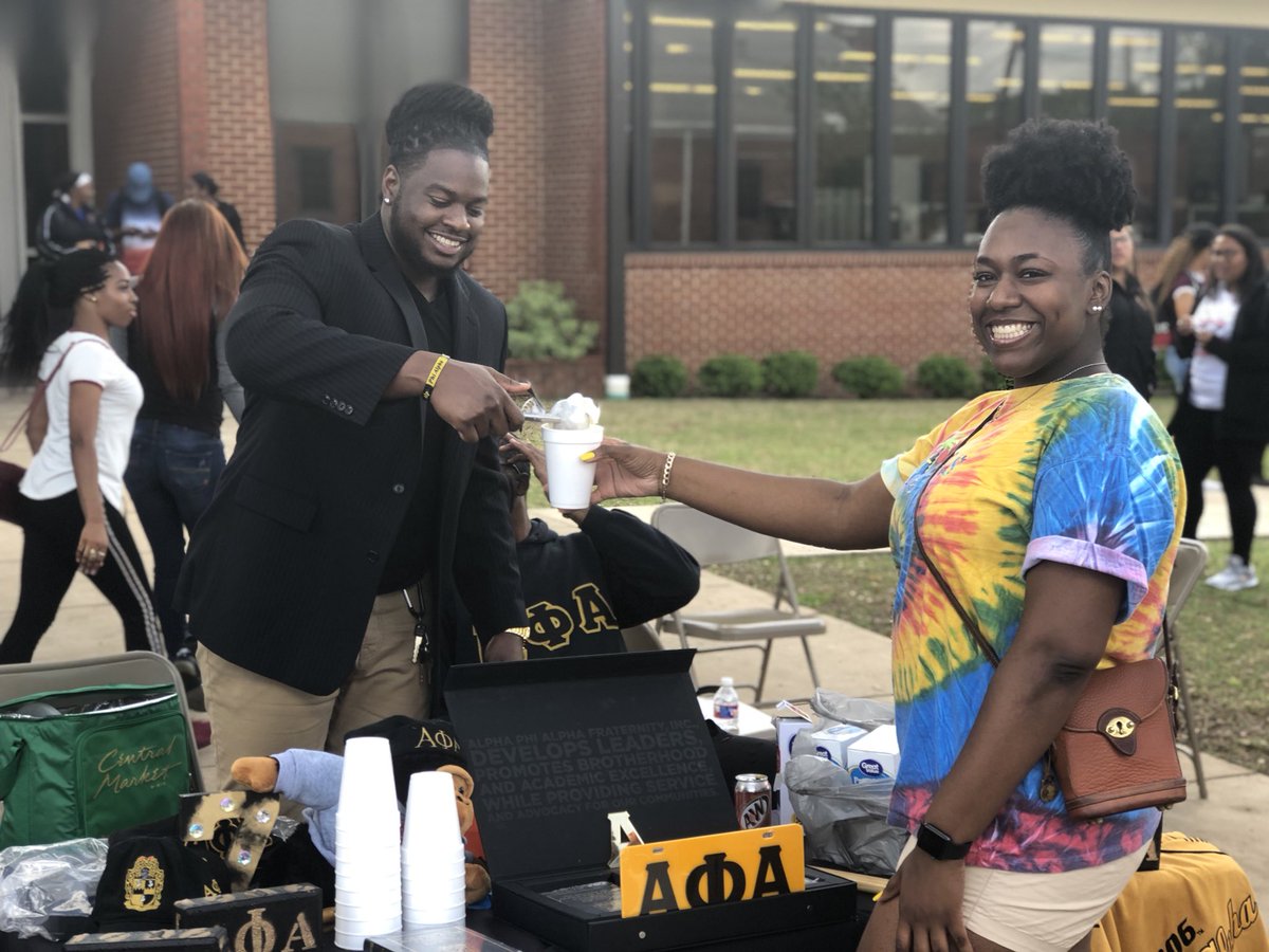 TylerAlphas's tweet photo. #SteerDay #TylerAlphas #TexasCollegeAlphas root beer ๐บ floats https://t.co/VfQXemU5g5