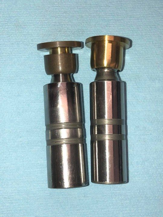 herrs_hydro's tweet image. Our latest victim. A dynapower 6x6 out of a Gleaner unit. The retained plate wore a nice groove into the piston heads. Also, leftover contamination from a prior issue piled up in the cylinder block and spring. #keepemclean #herrshydro #makingyourhydrogreatagain